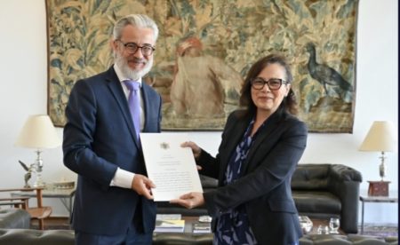 Thomas Reisen apresenta cópias das cartas credenciais e assume nova missão diplomática no Brasil