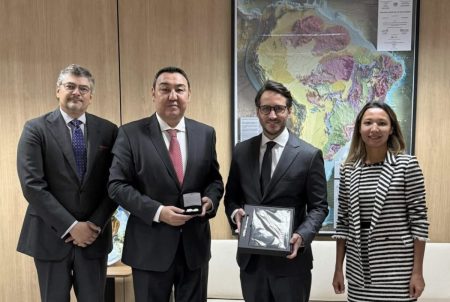 Brasil e Cazaquistão discutem ampliação da cooperação no setor de mineração