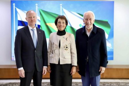 Embaixador da Finlândia visita o Paraná e discute cooperação em tecnologia, indústria e segurança
