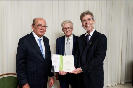 Embaixada da Áustria e IDP lançam livro de Hans Kelsen sobre religião e pensamento racional em Brasília