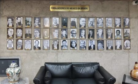 Embaixada do México no Brasil inaugura Mural dos Embaixadores em celebração aos 50 anos de sua sede em Brasília